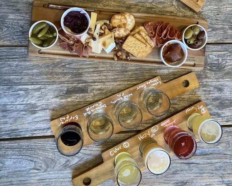 Cerveja artesanal e vinho ao pôr do sol - Imagen 4