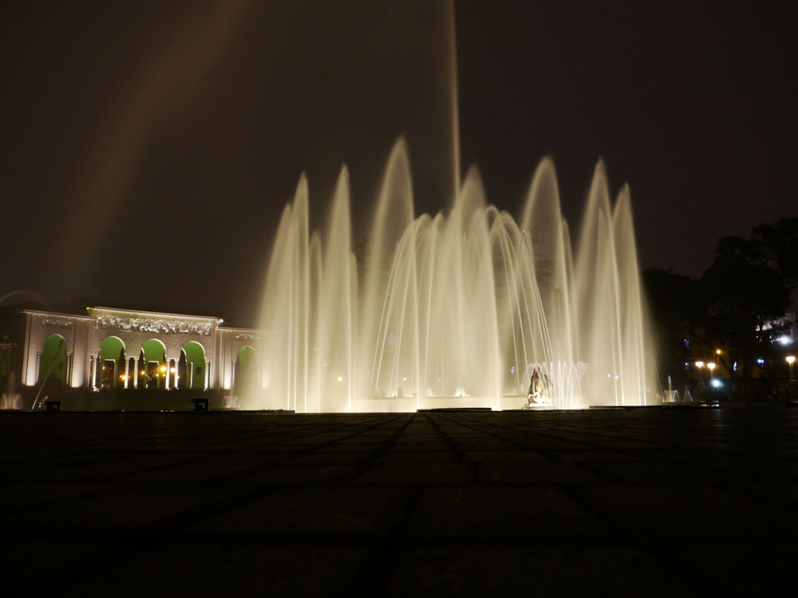 Circuito Mágico del Agua con Cena - Imagen 4
