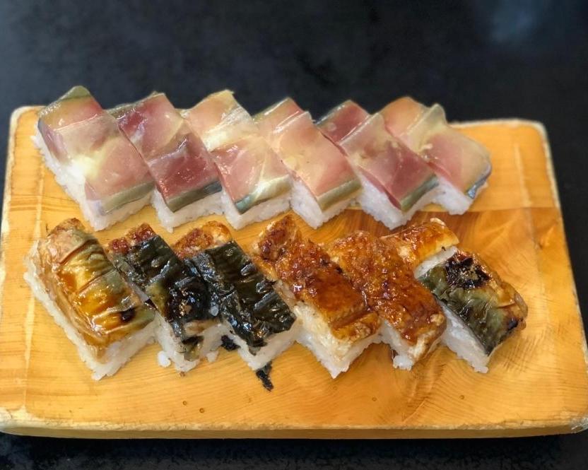 Comida callejera en Shinsekai de día - Imagen 4