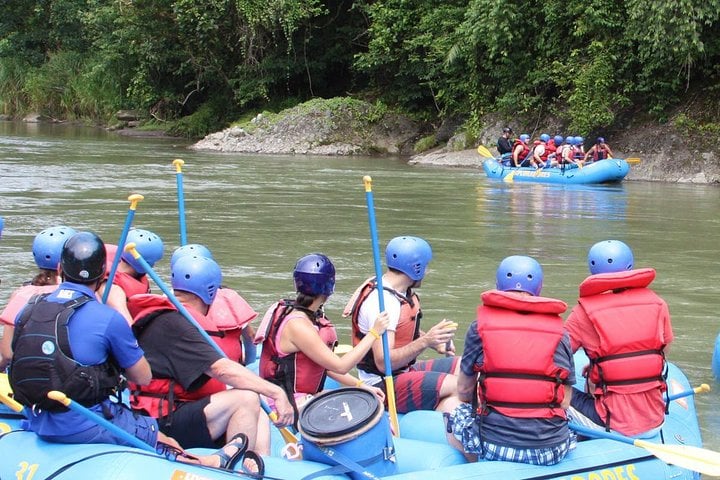 Rafting en aguas bravas en el Reventazón - Imagen 4