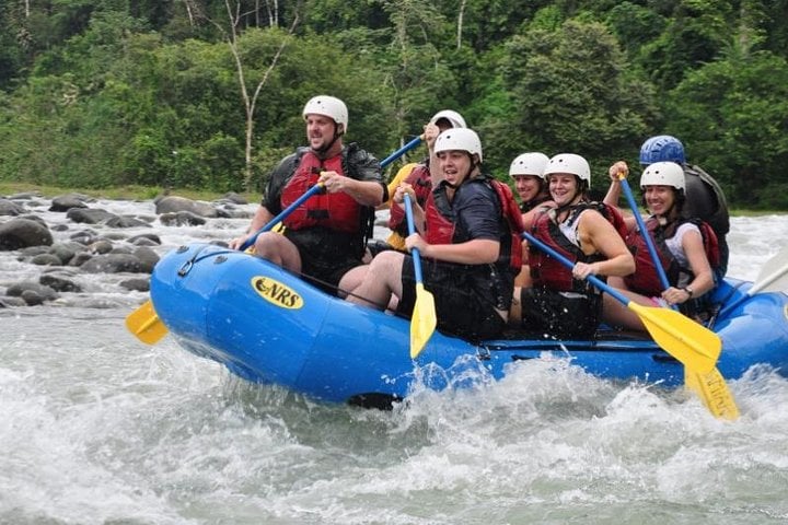 Rafting en el río Savegre - Imagen 4