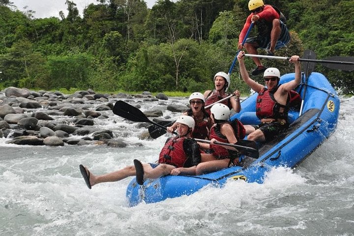 Rafting en el río Savegre - Imagen 2