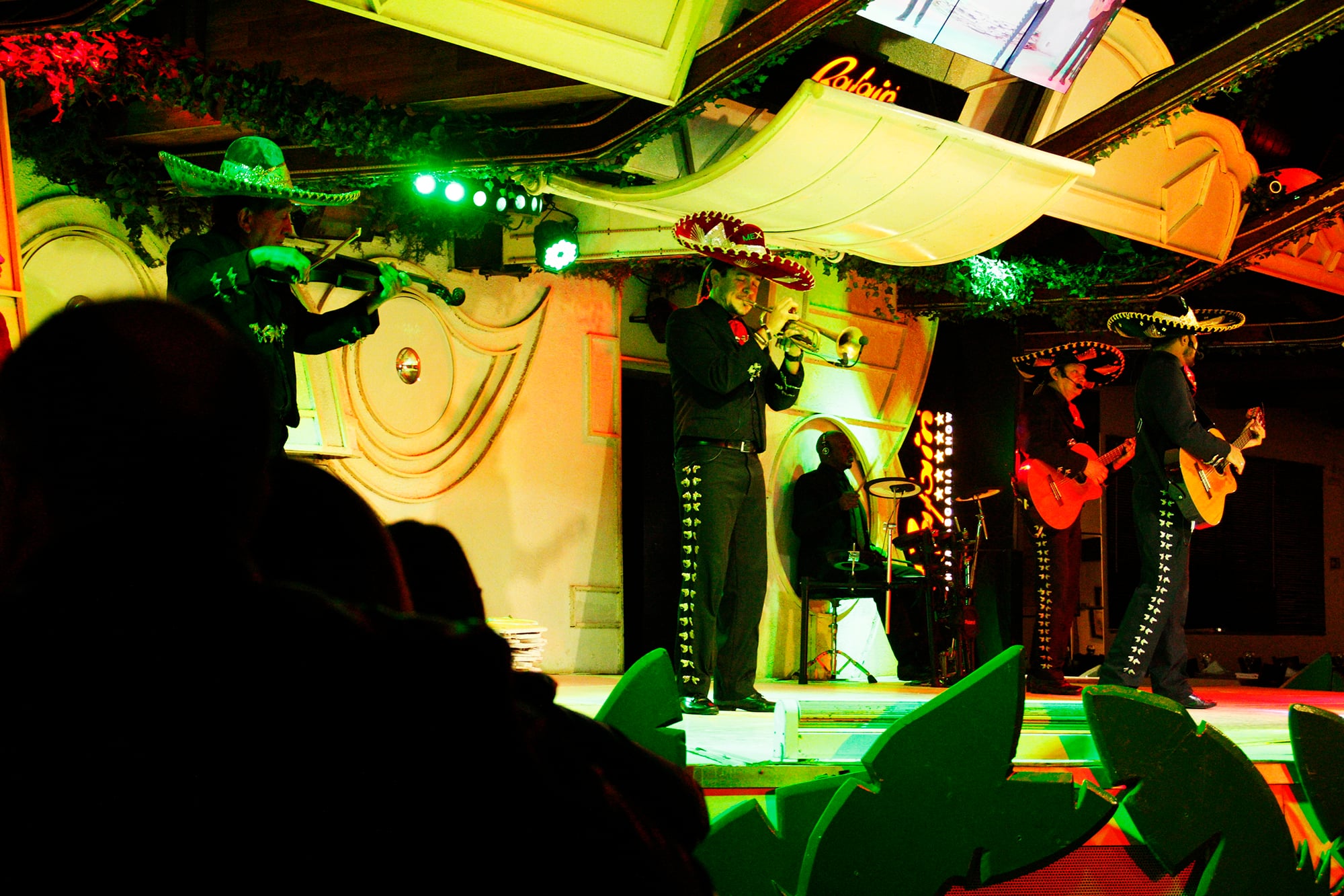 Show com Jantar no Rafain - Imagen 4