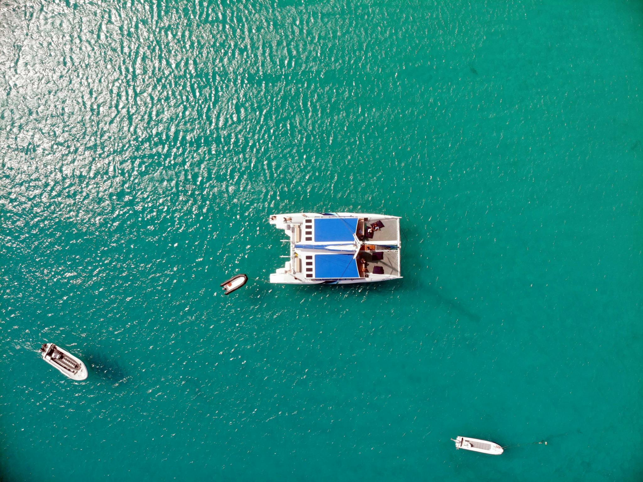 Catamarán todo incluido solo para adultos - Imagen 4