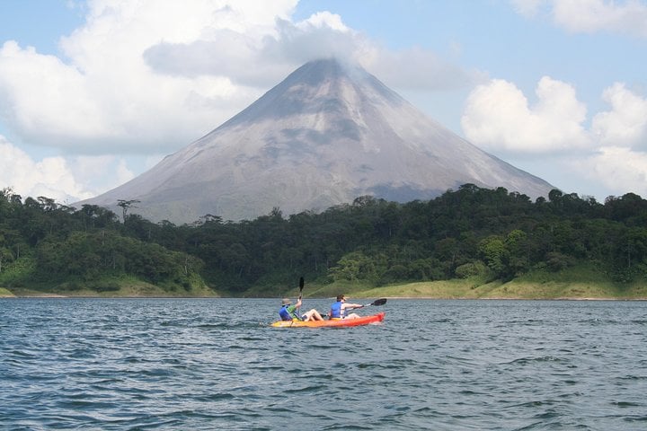 Lago Arenal en kayak - Imagen 4