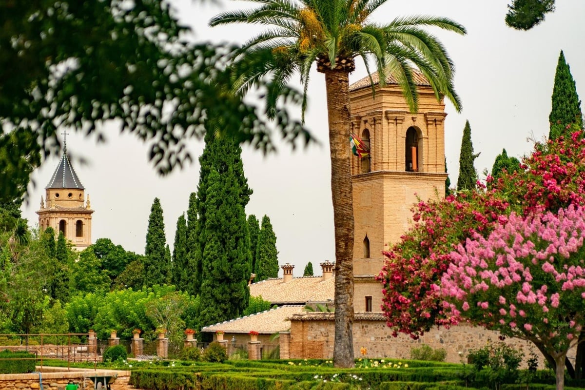 Alhambra en grupo reducido desde Sevilla - Imagen 3