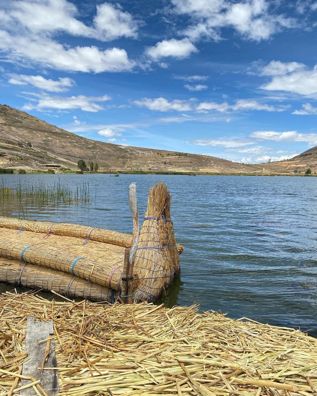 Namora y Laguna San Nicolás: bote de totora - Imagen 3