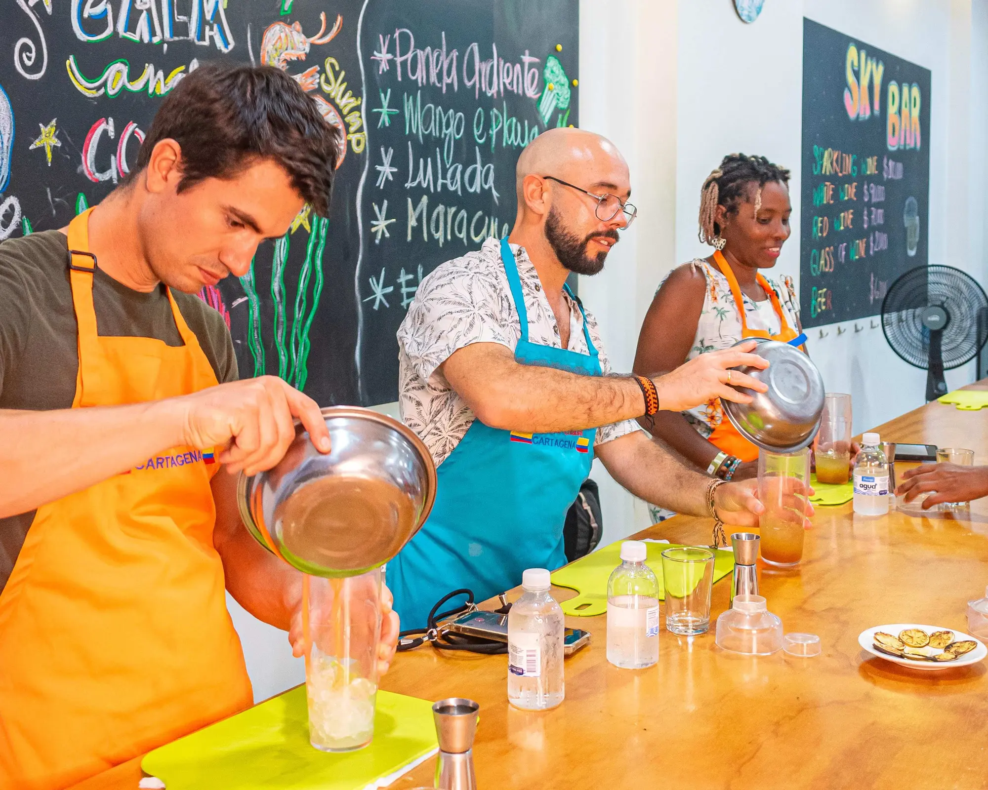 Cocktail Making Class (Outside Old Town) - Imagen 3