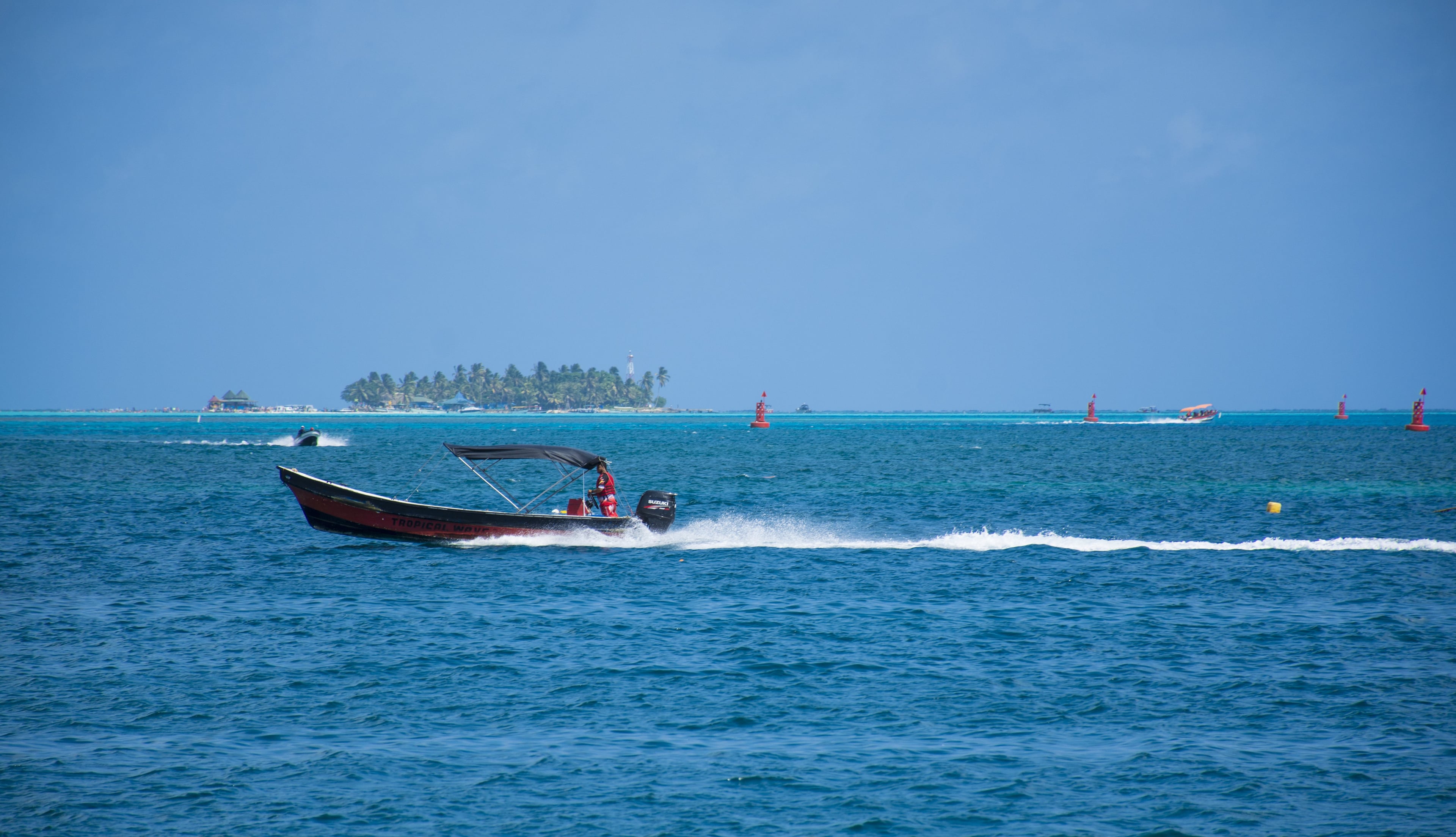 Tour en Mini-Catamarán por San Andrés - Imagen 3