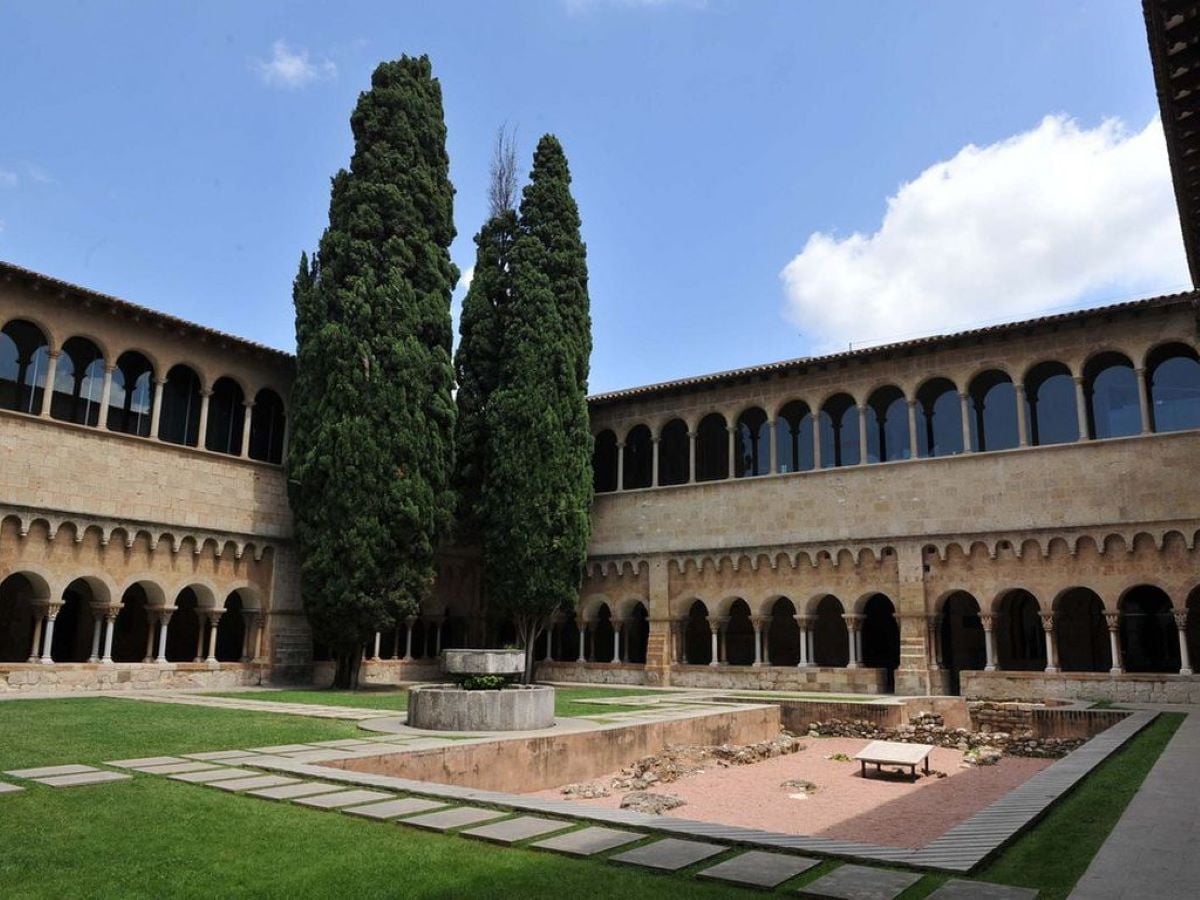 Monestir de Sant Cugat con audioguía - Imagen 3