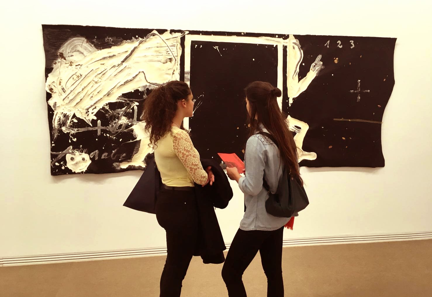 Entrada a la Fundación Antoni Tàpies - Imagen 2