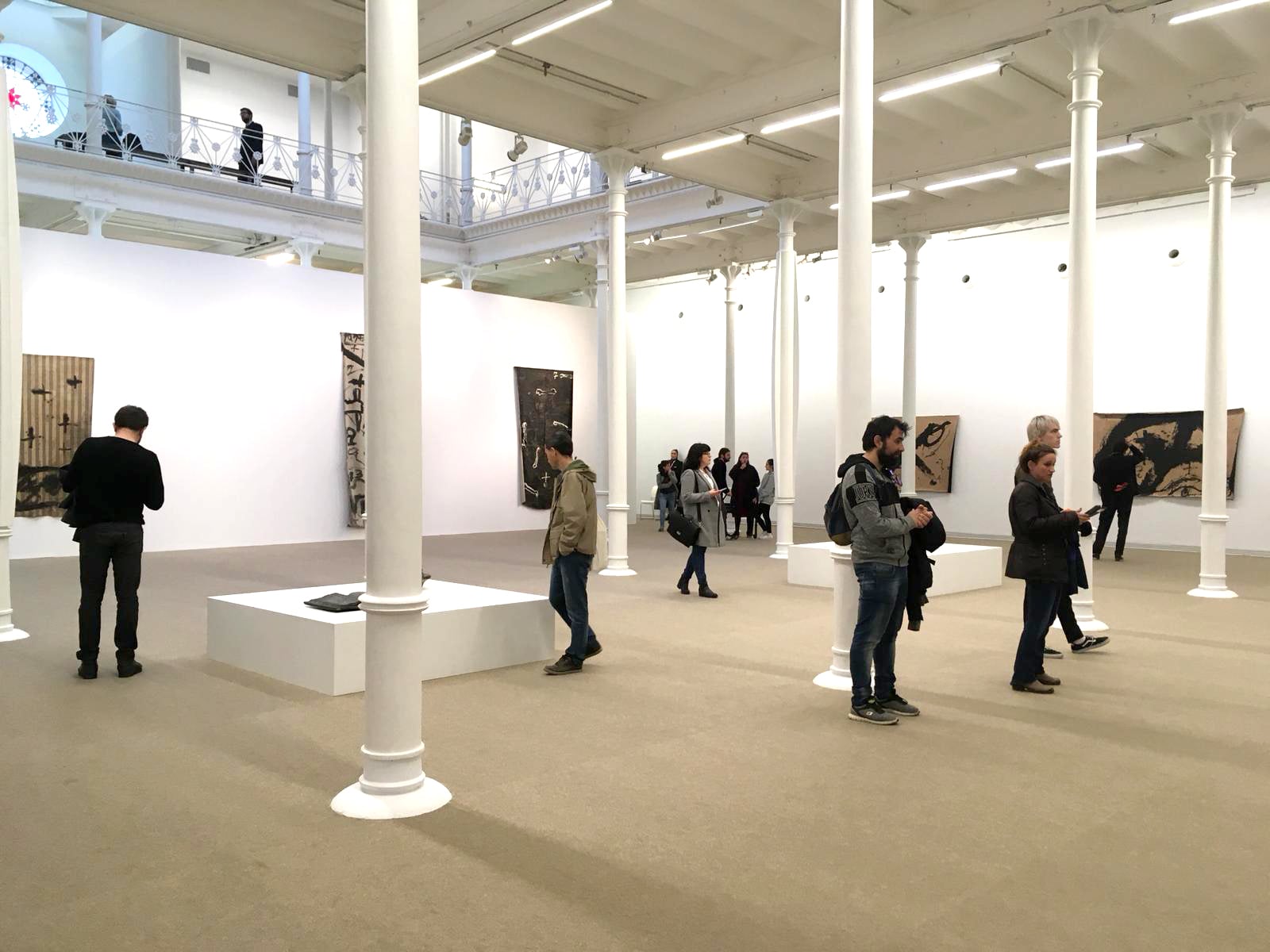 Entrada a la Fundación Antoni Tàpies - Imagen 3