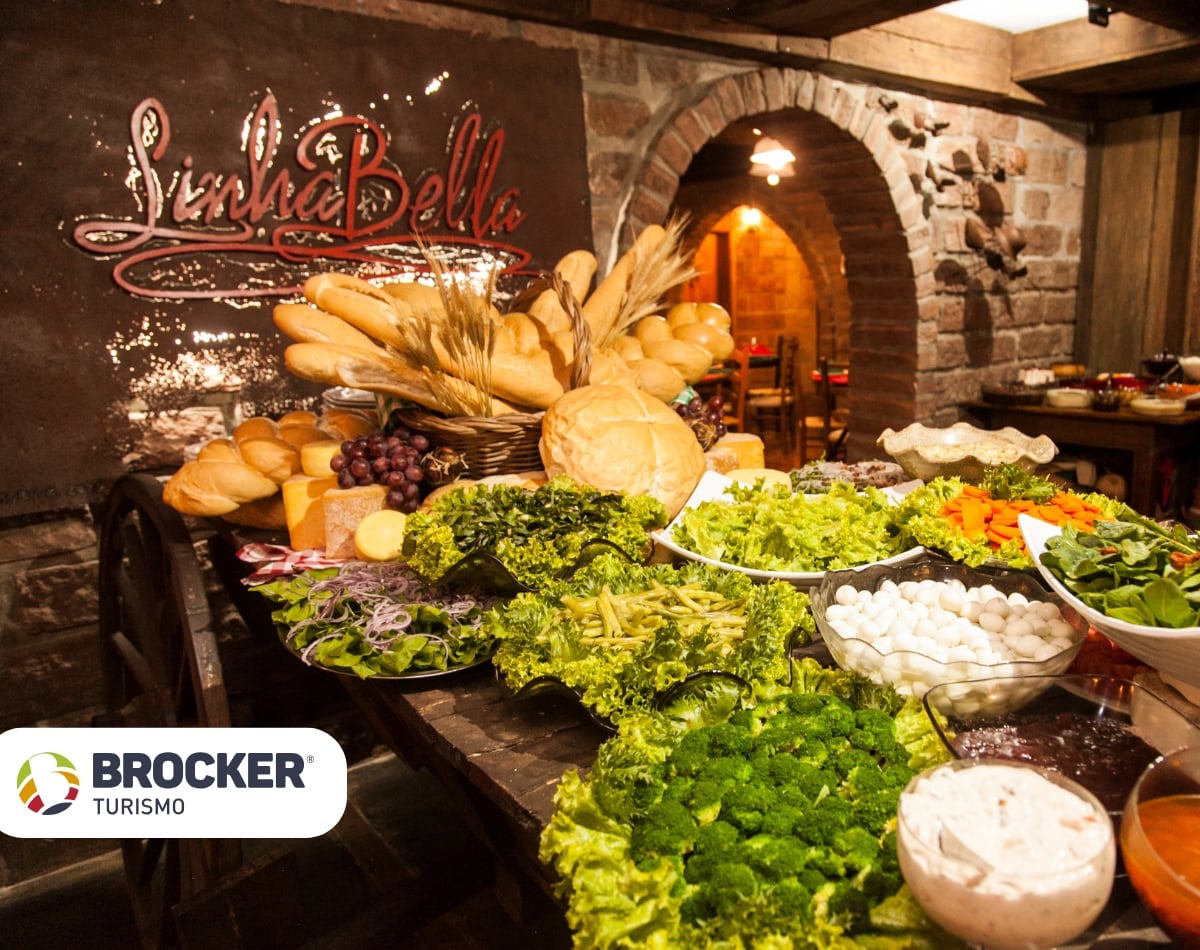 Noche Italiana: cena, show y transporte - Imagen 4