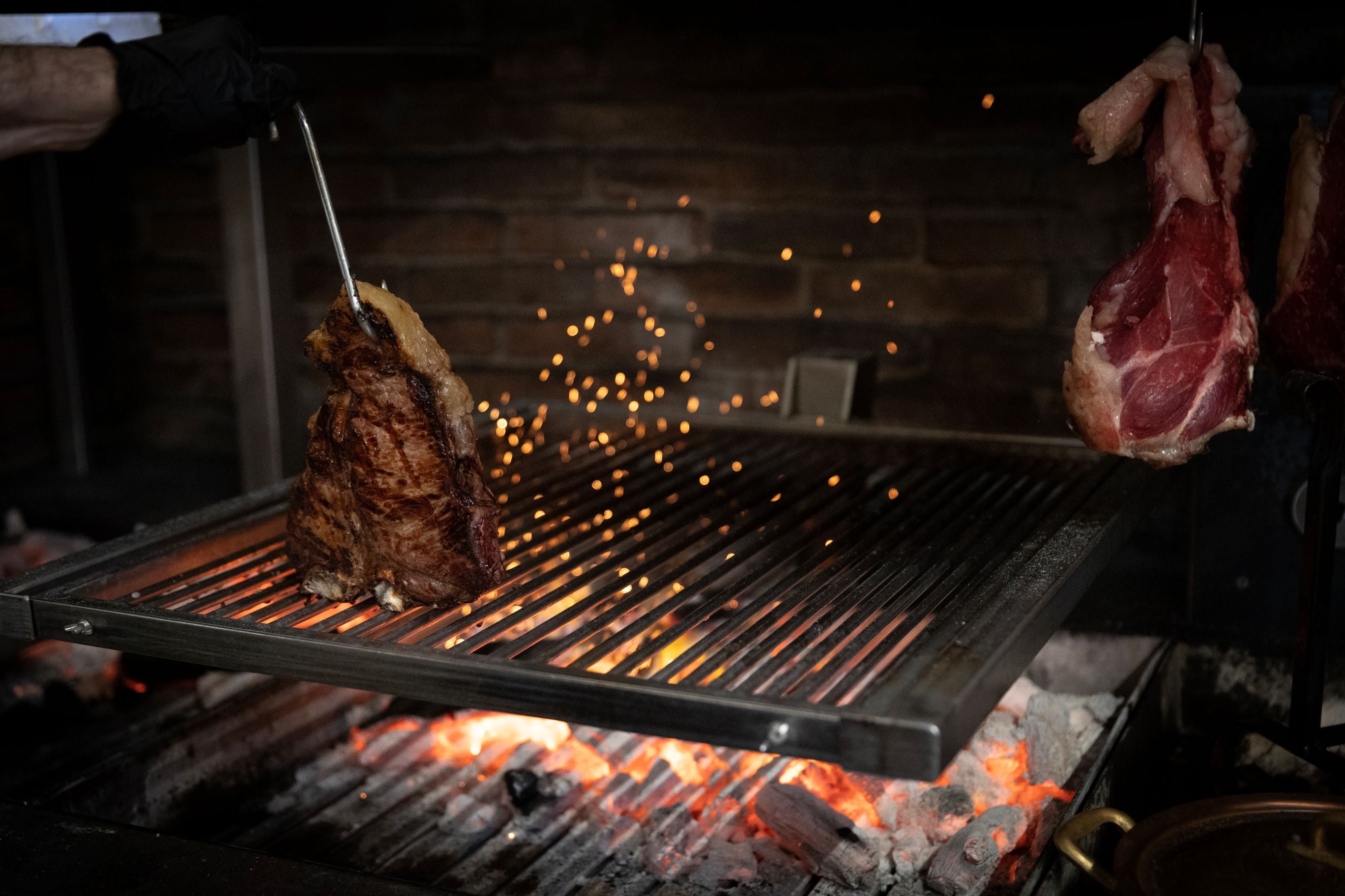 Live Grill Show and Steak Dinner - Imagen 2