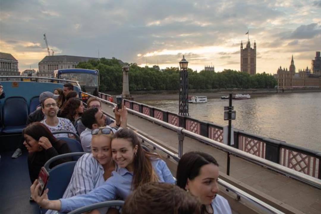 Christmas Day Hop-on Hop-off Bus Tour - Imagen 4