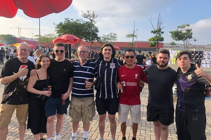 Partido de fútbol con locales en São Paulo - Imagen 4