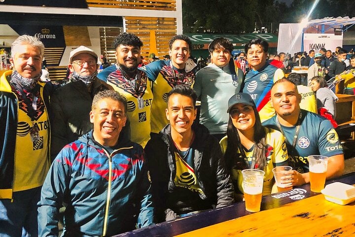 Jornada de fútbol con locales - Imagen 4