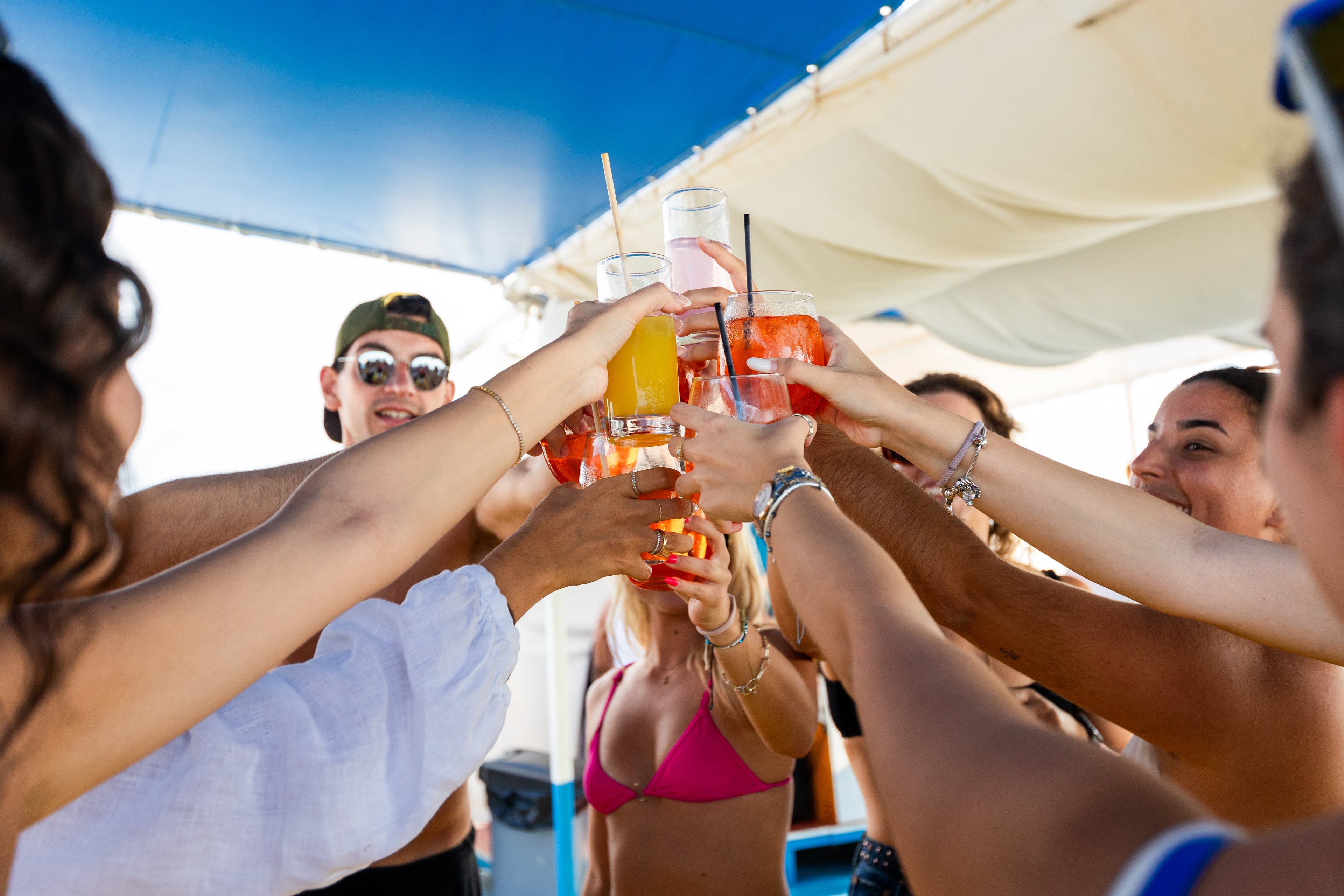 Crucero con baño y almuerzo por tres islas - Imagen 3