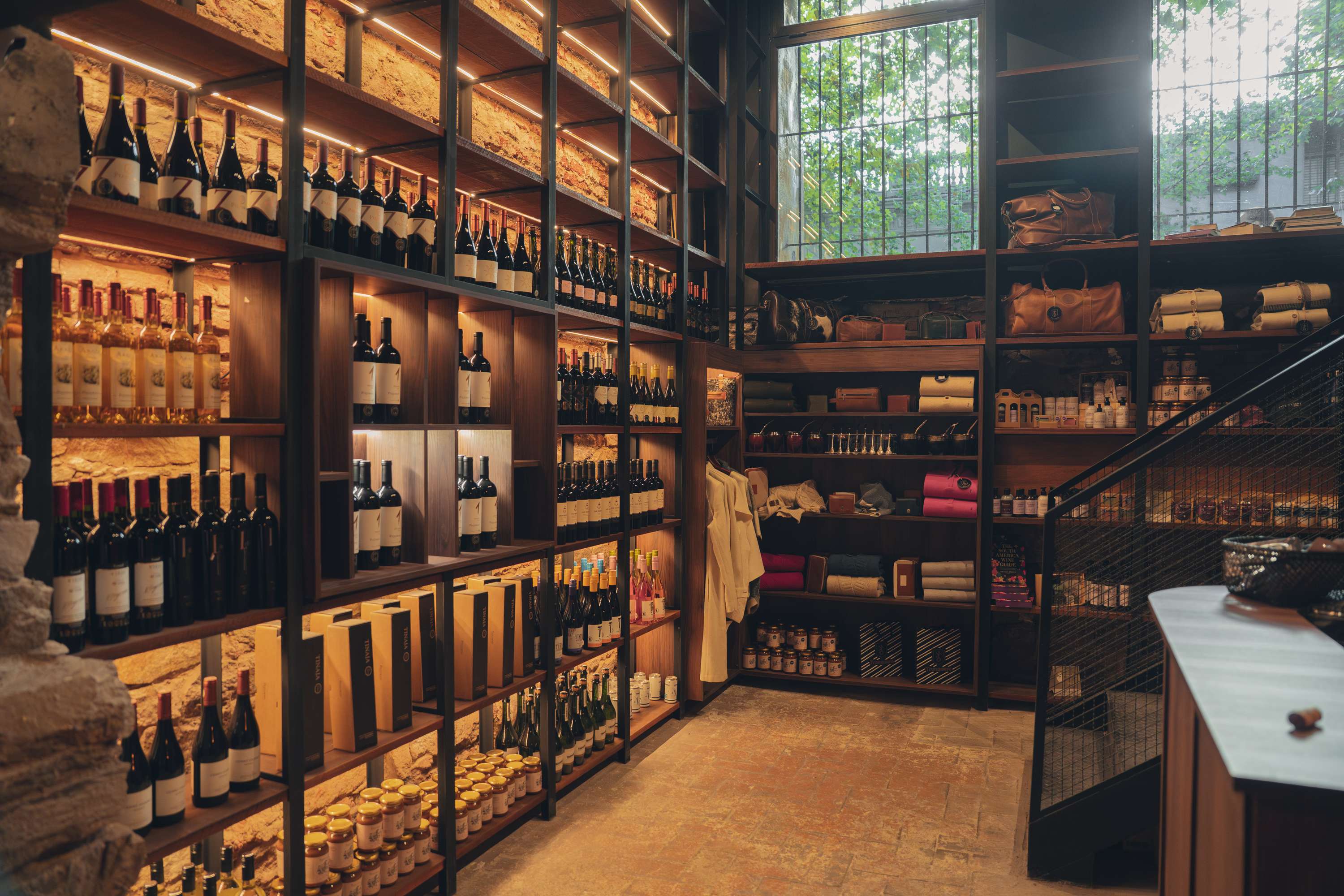Bodega urbana con copa de bienvenida - Imagen 4