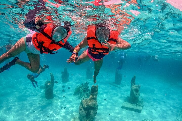 Festa em Isla Mujeres: catamarã e snorkel - Imagen 4