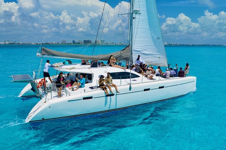 Festa em Isla Mujeres: catamarã e snorkel - Imagen 2