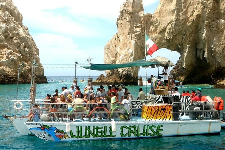 Los Cabos Sunset Cruise with Guide - Imagen 2