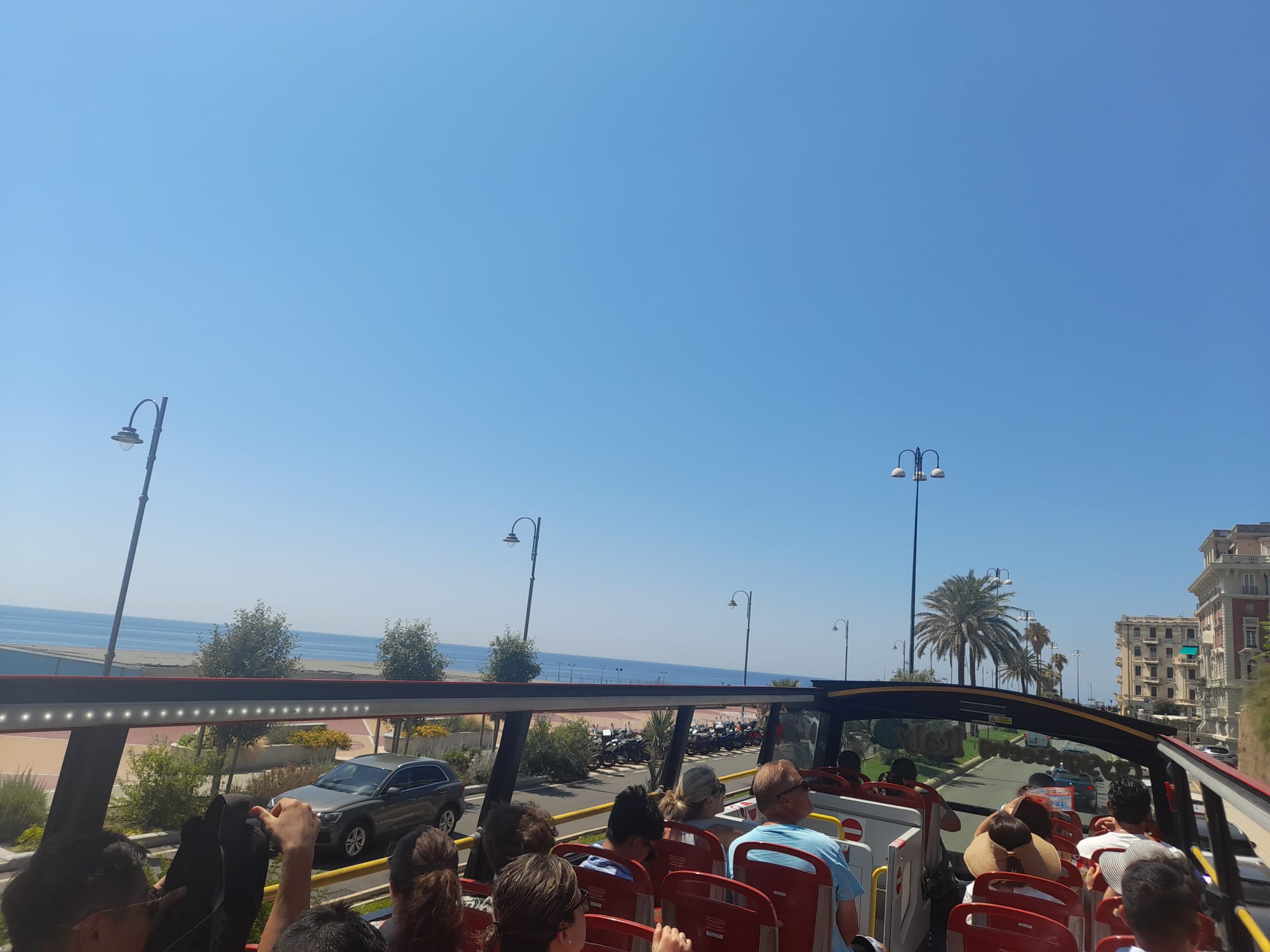 Bus turístico por la ciudad de Génova - Imagen 4
