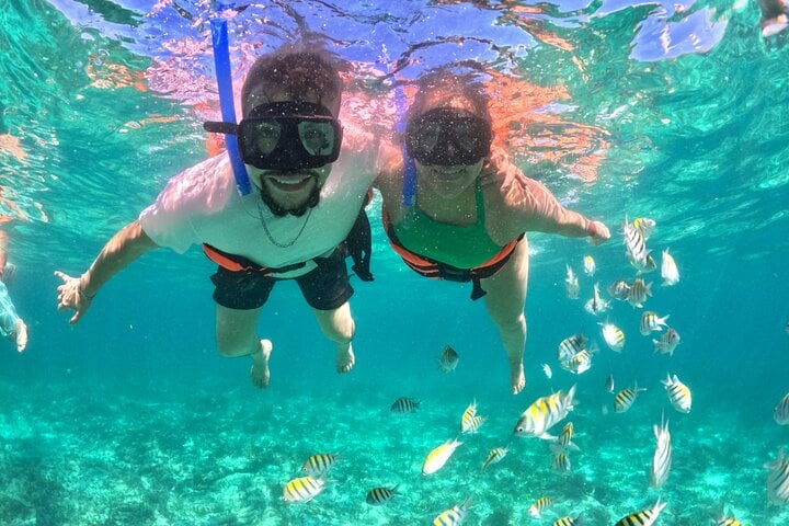 Snorkel y bebidas ilimitadas en catamarán - Imagen 4