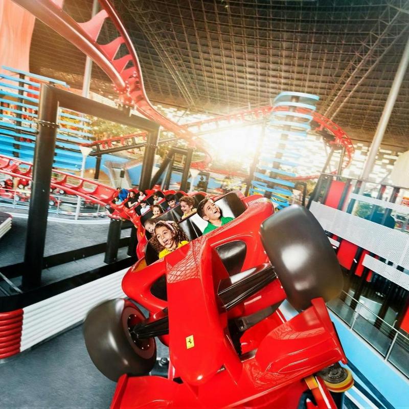 Yas Island 1 dia: Ferrari, Warner, SeaWorld - Imagen 3