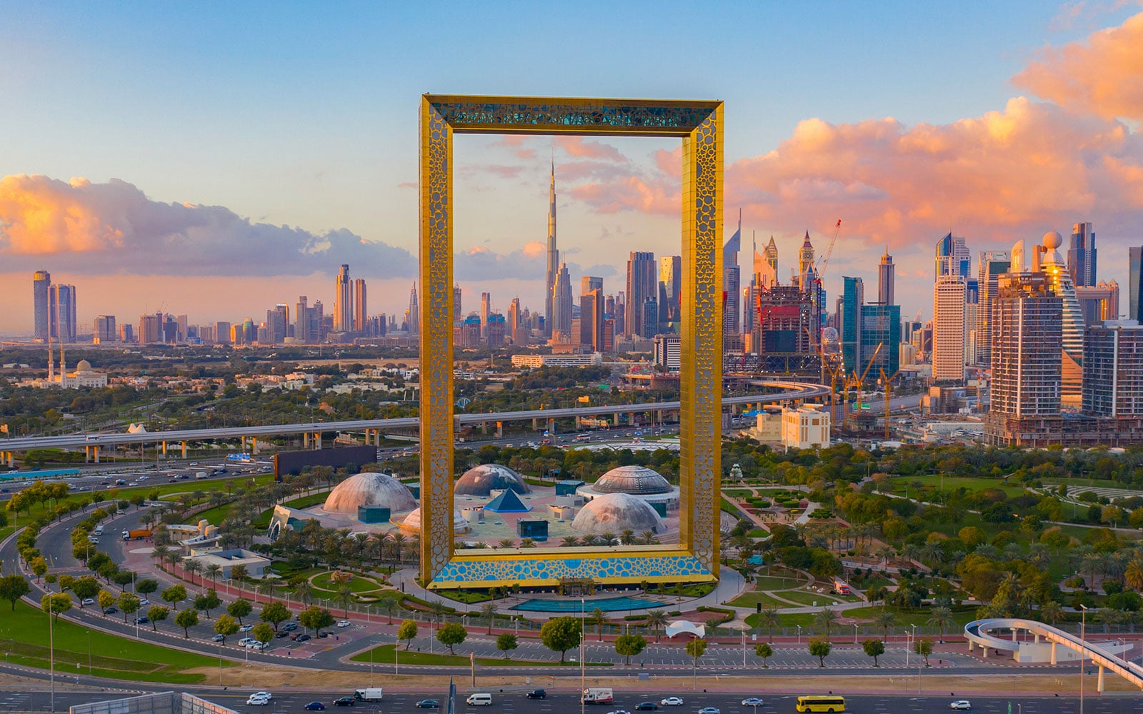 Dubai Frame y safari con cena de barbacoa - Imagen 4