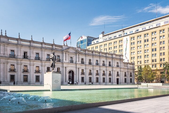Santiago histórico y Cerro Santa Lucía a pie - Imagen 3