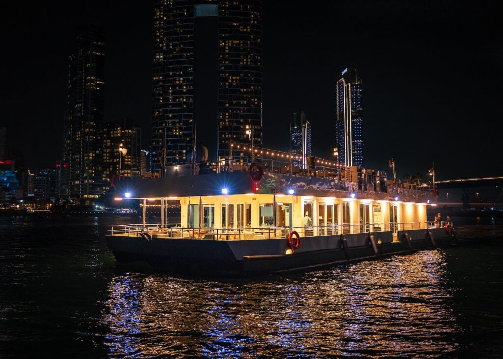 Dubai Sea Lounge Dinner Cruise - Imagen 2