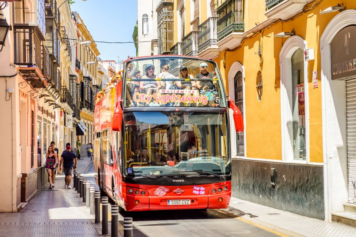 Bus turístico Hop-on Hop-off Sevilla - Imagen 3