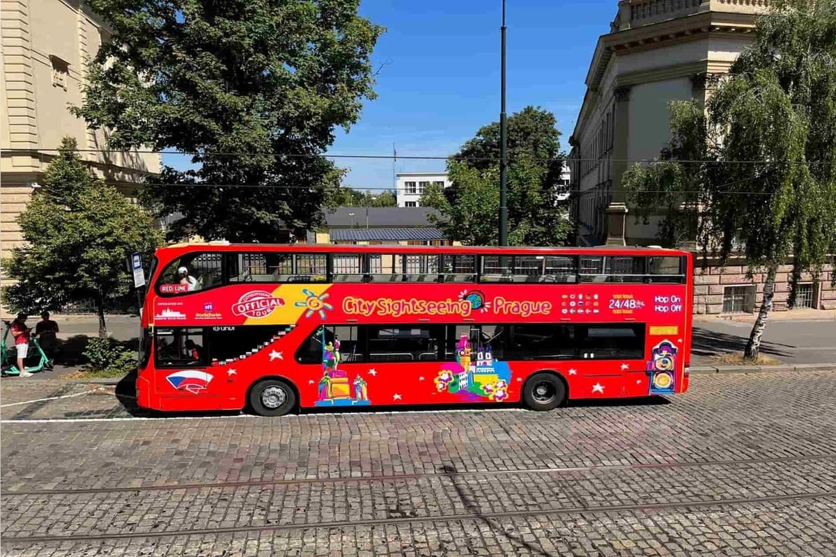 Bus turístico Hop-on Hop-off Praga - Imagen 2