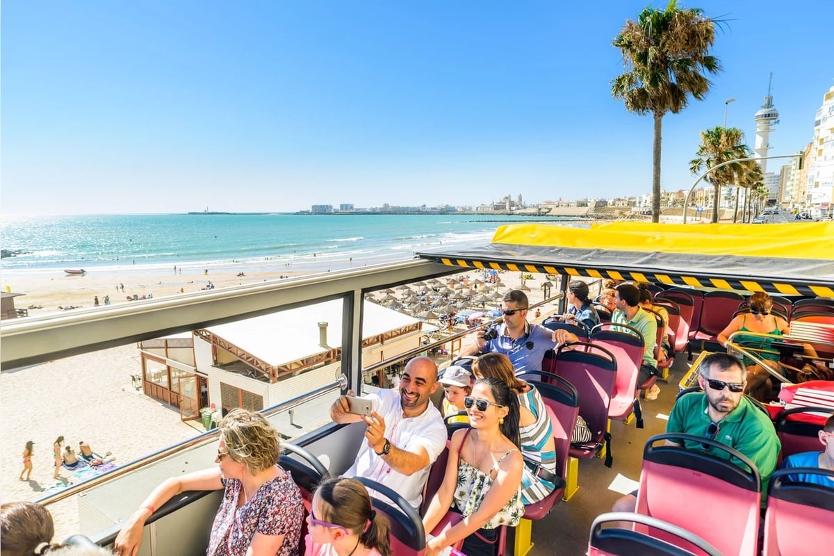 Bus Hop-on Hop-off Cádiz 2 días + tour a pie - Imagen 4