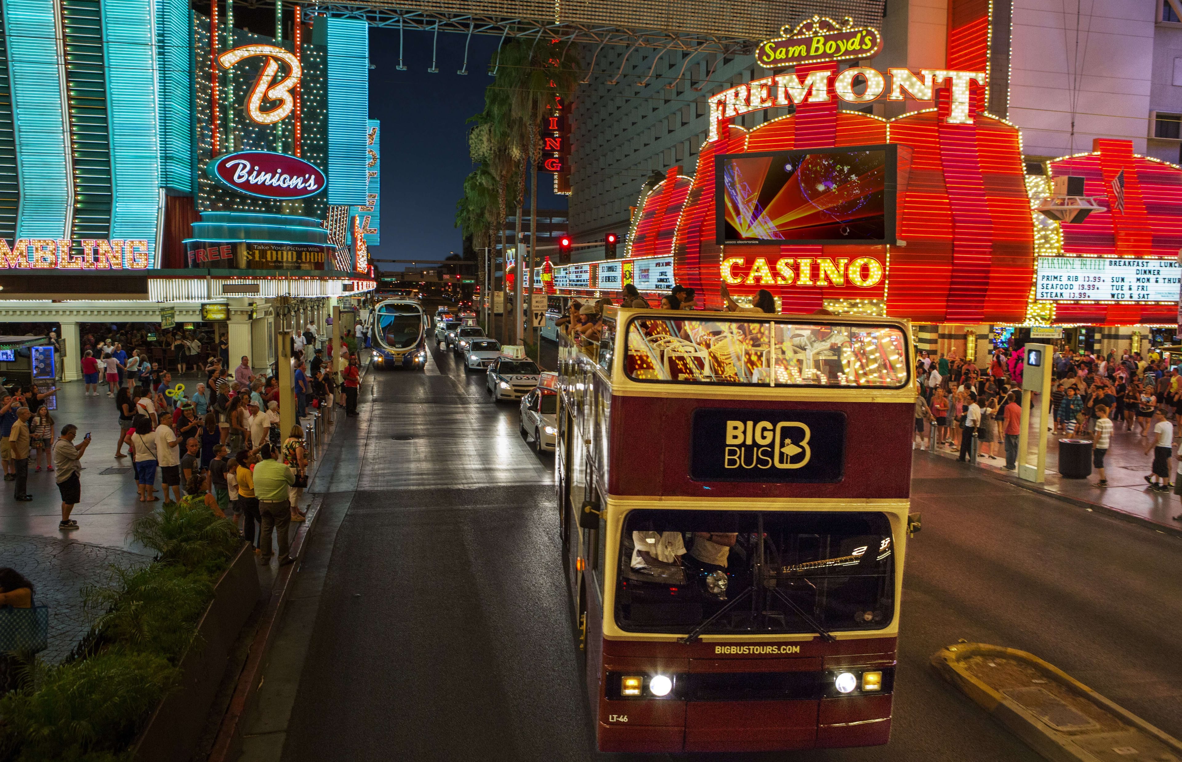 Big Bus nocturno con Museo del Neón - Imagen 4
