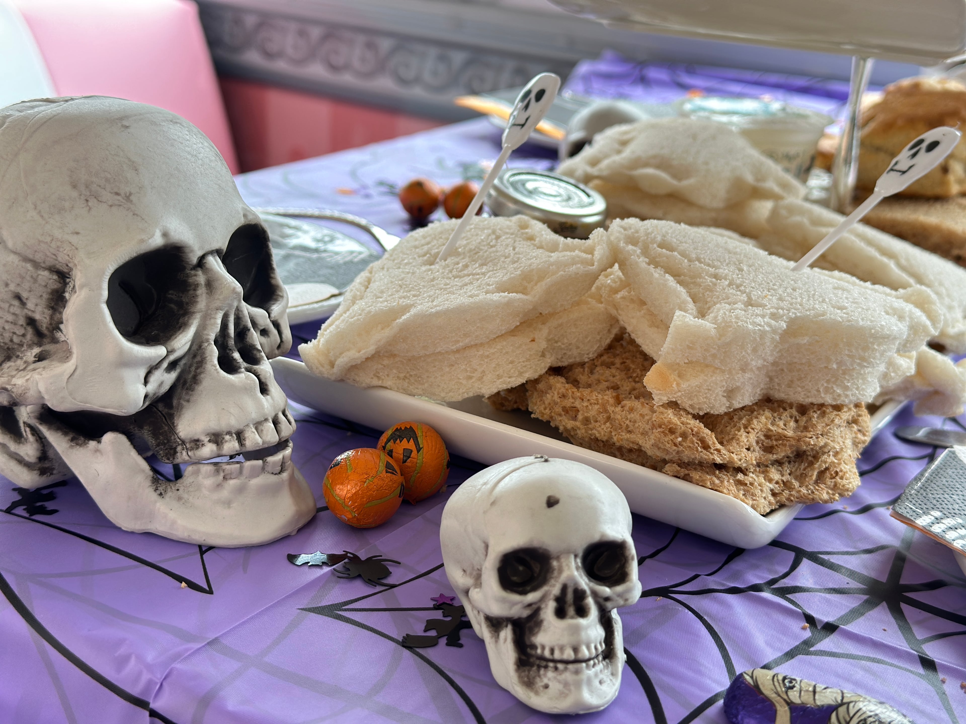 London Halloween Afternoon Tea Bus - Imagen 3
