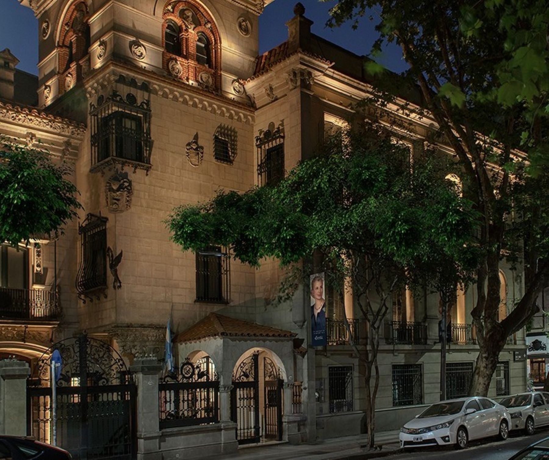 Tea for Two at Evita Museum Restaurant - Imagen 2