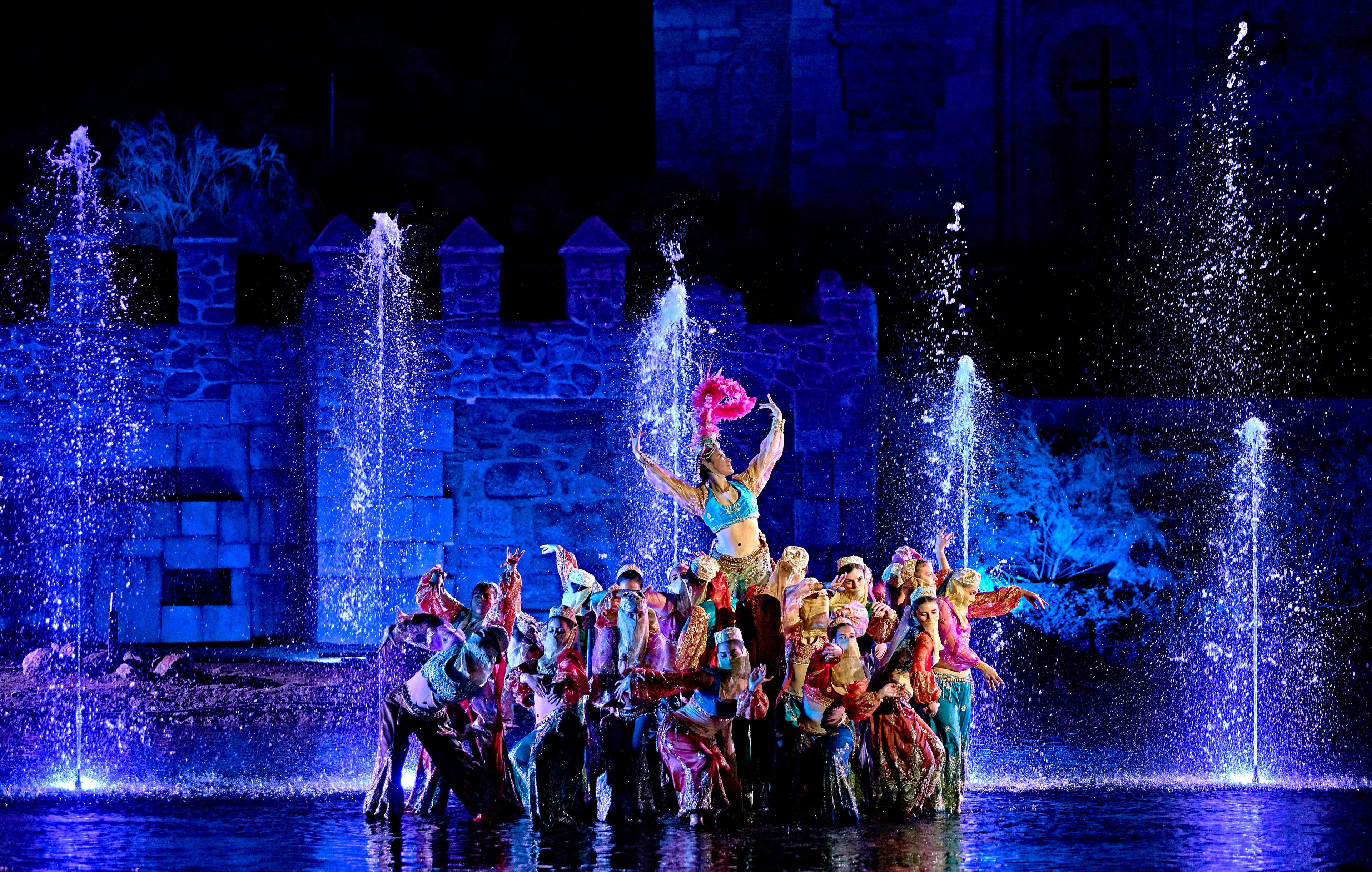 Puy du Fou y show nocturno con traslado - Imagen 2
