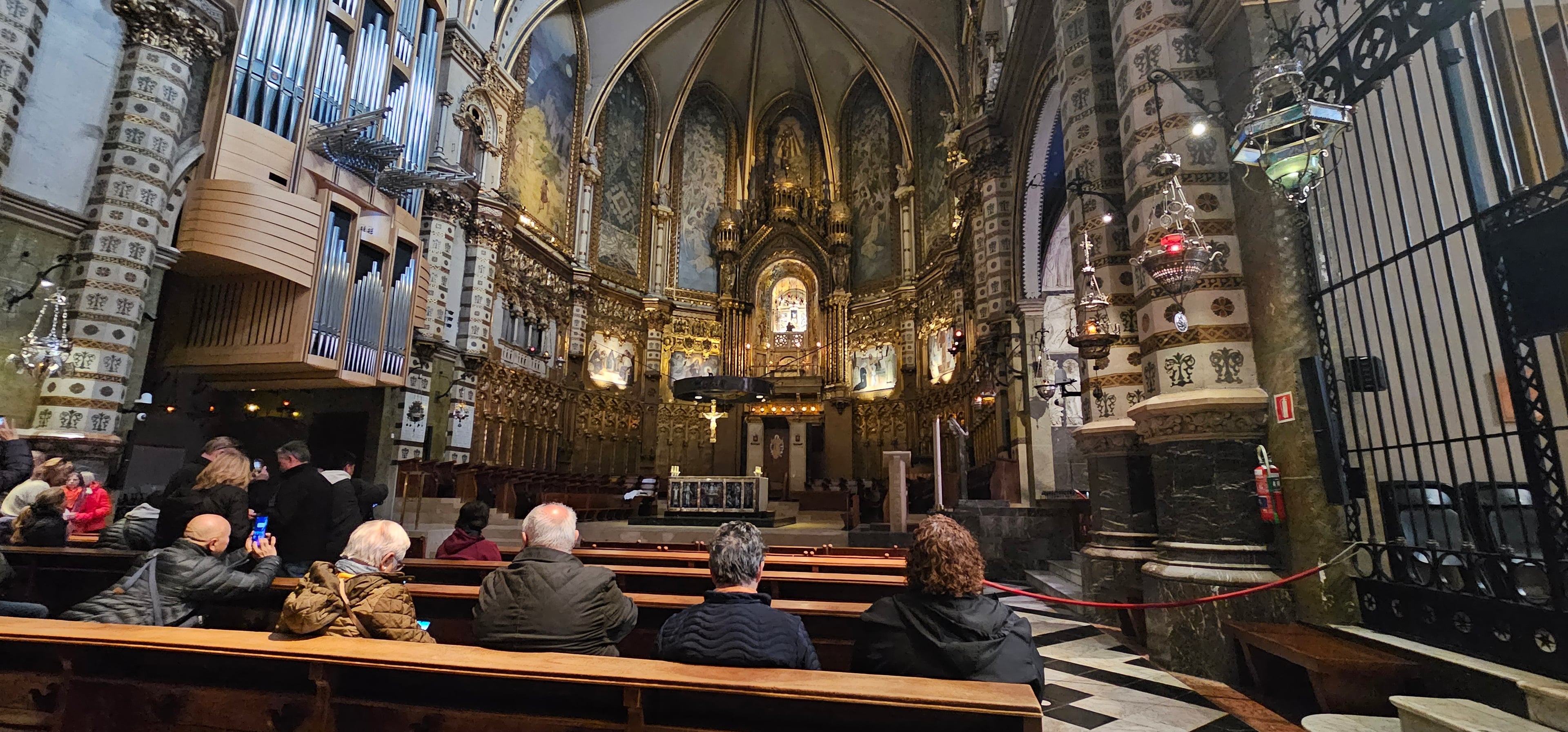 Combinado: Montserrat y Sagrada Familia - Imagen 2