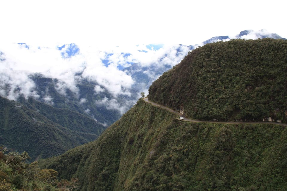 Bici por la ruta más peligrosa del mundo - Imagen 2