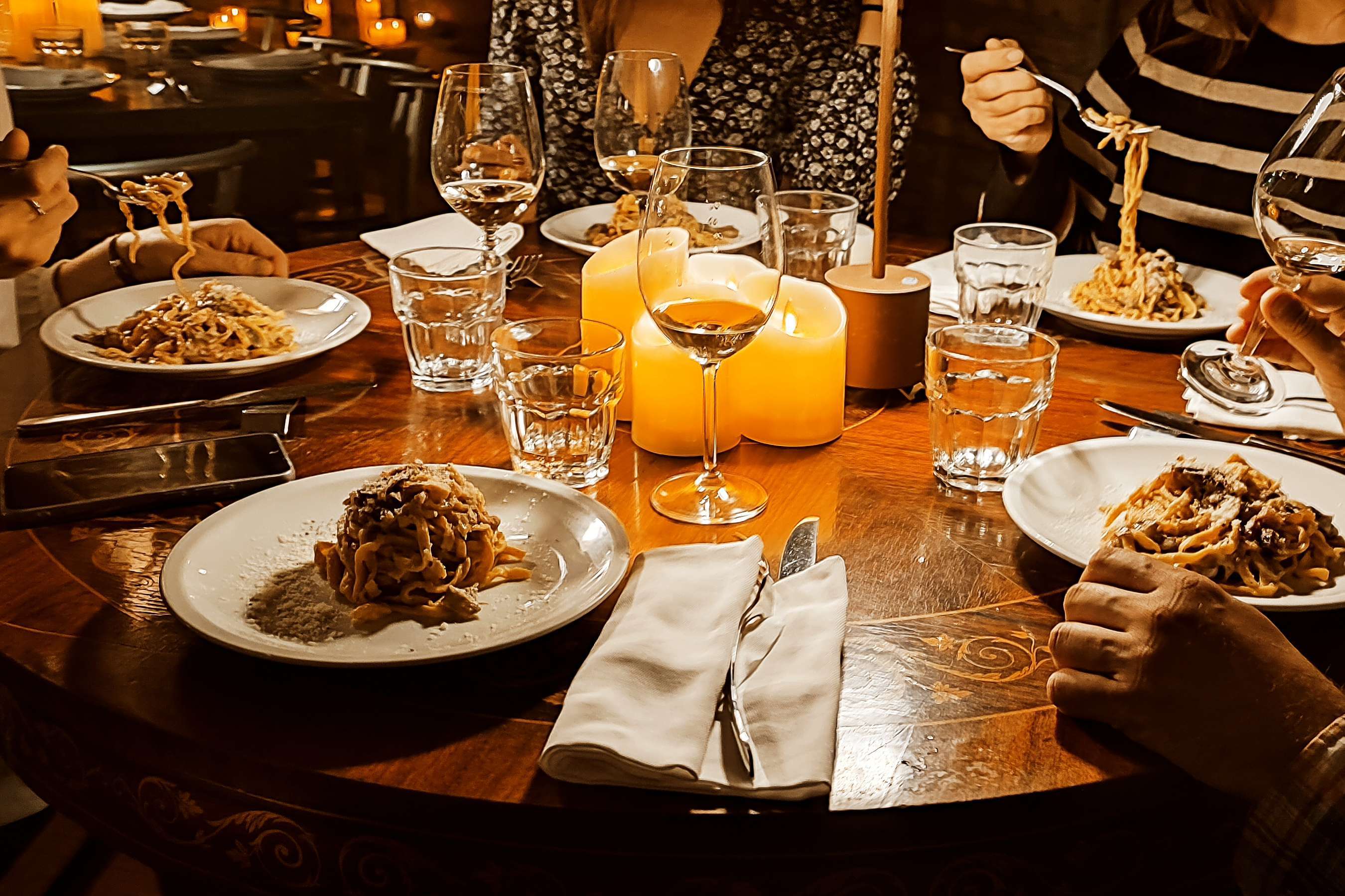 Agrippa Baths Candlelight Dinner Experience - Imagen 3