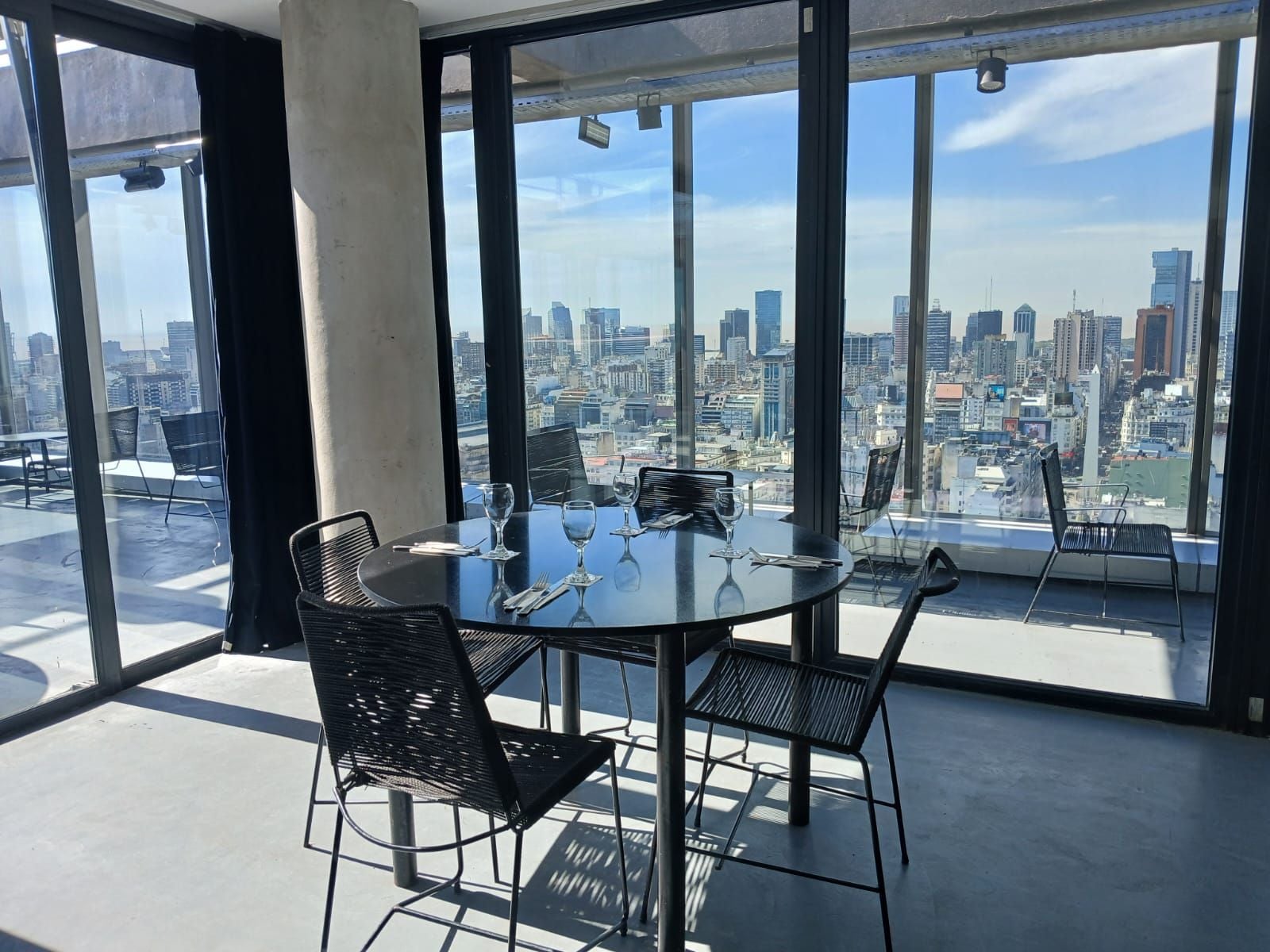 Almoço no terraço do Olympo SkyBar com vista panorâmica de 360 graus de Buenos Aires - Imagen 4