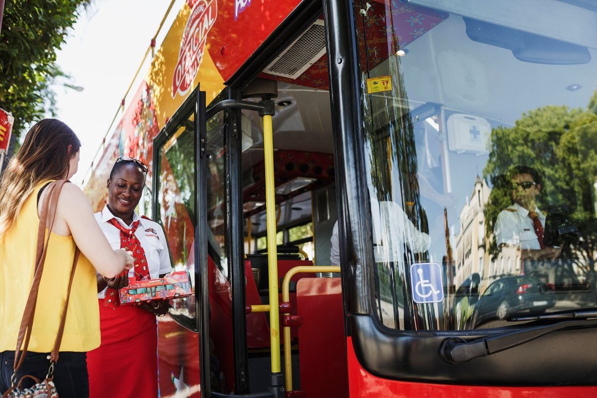 Budapest: Hop-On Hop-Off 24 h y tour a pie - Imagen 2