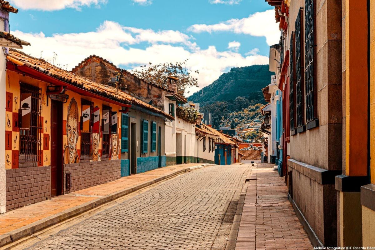 Tour por la ciudad con visita a Monserrate - Imagen 4