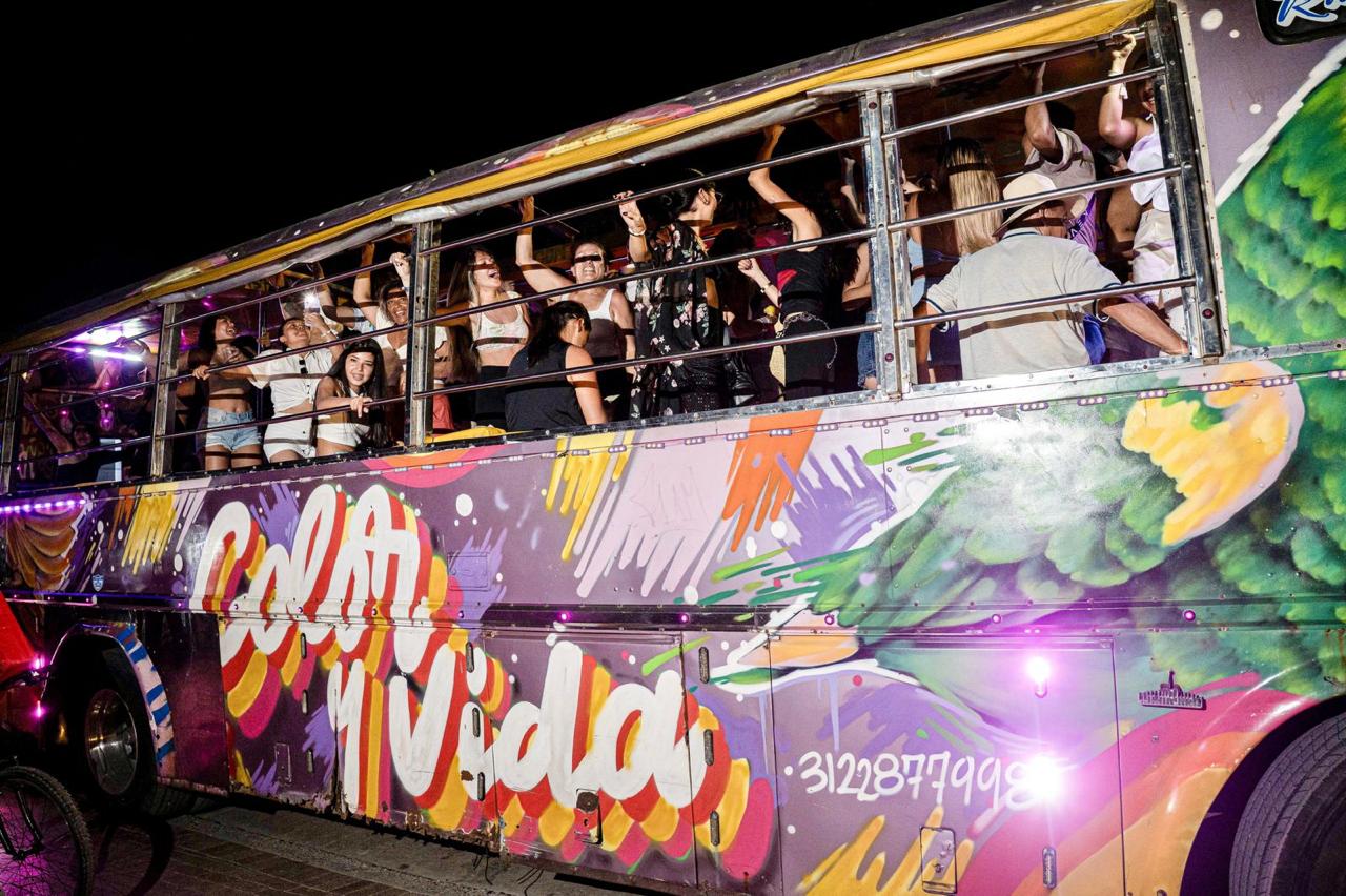 Party bus premium con entrada a discoteca - Imagen 2