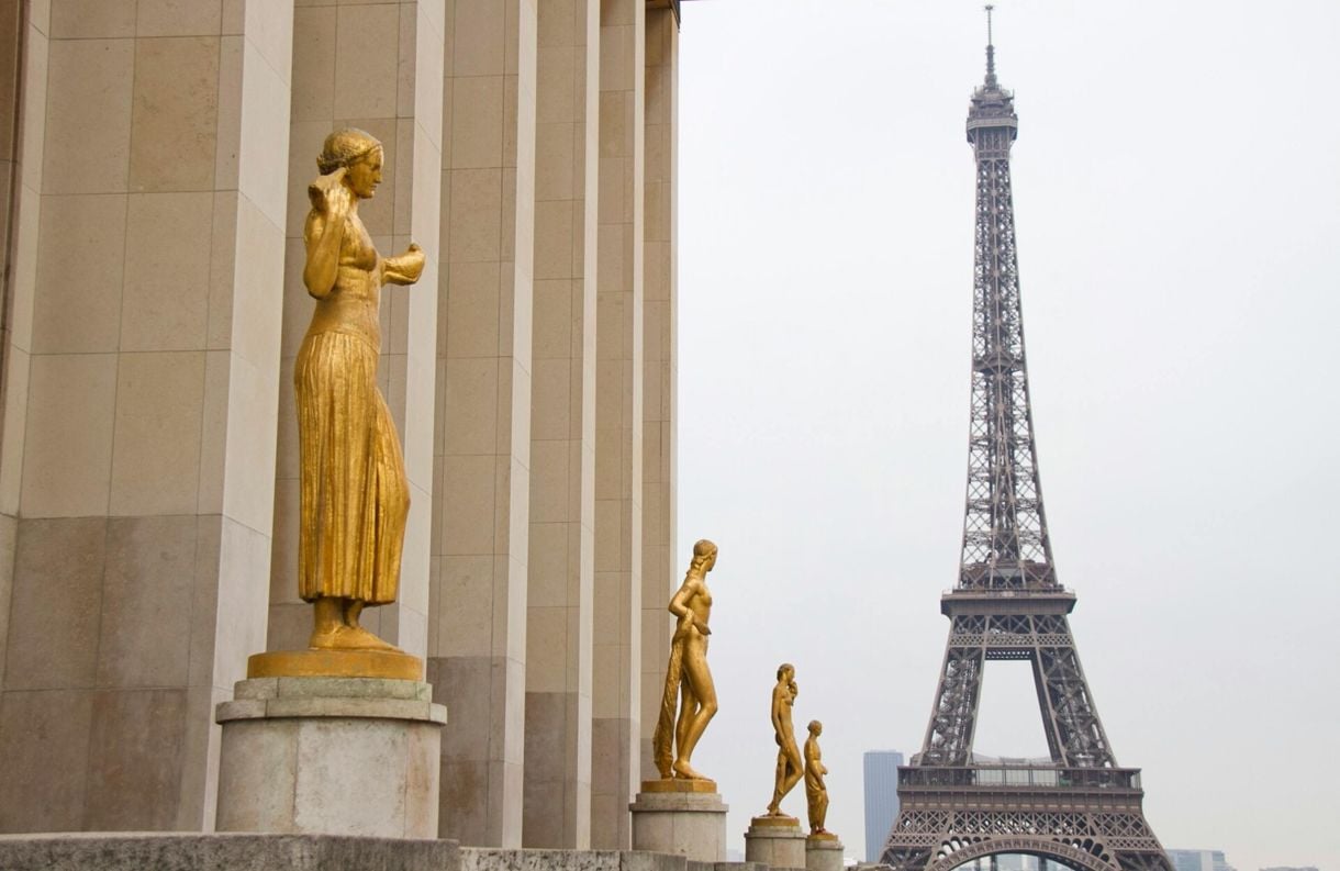 Eiffel Tower District and Seine Cruise - Imagen 3