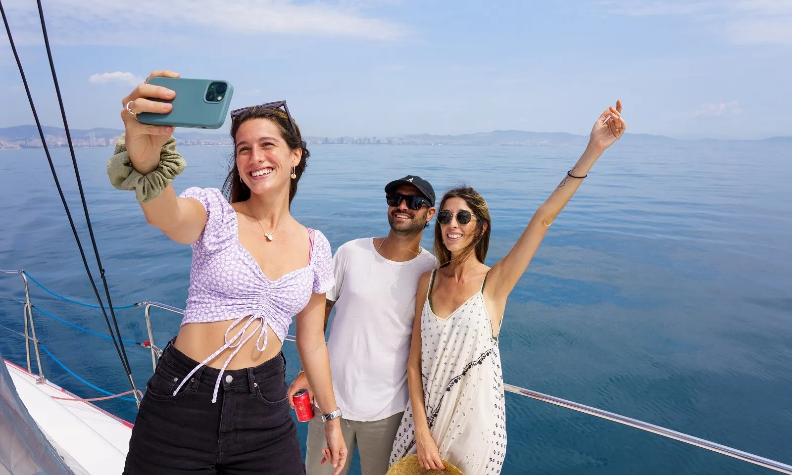 Catamarã exclusivo com tapas e bebida - Imagen 2