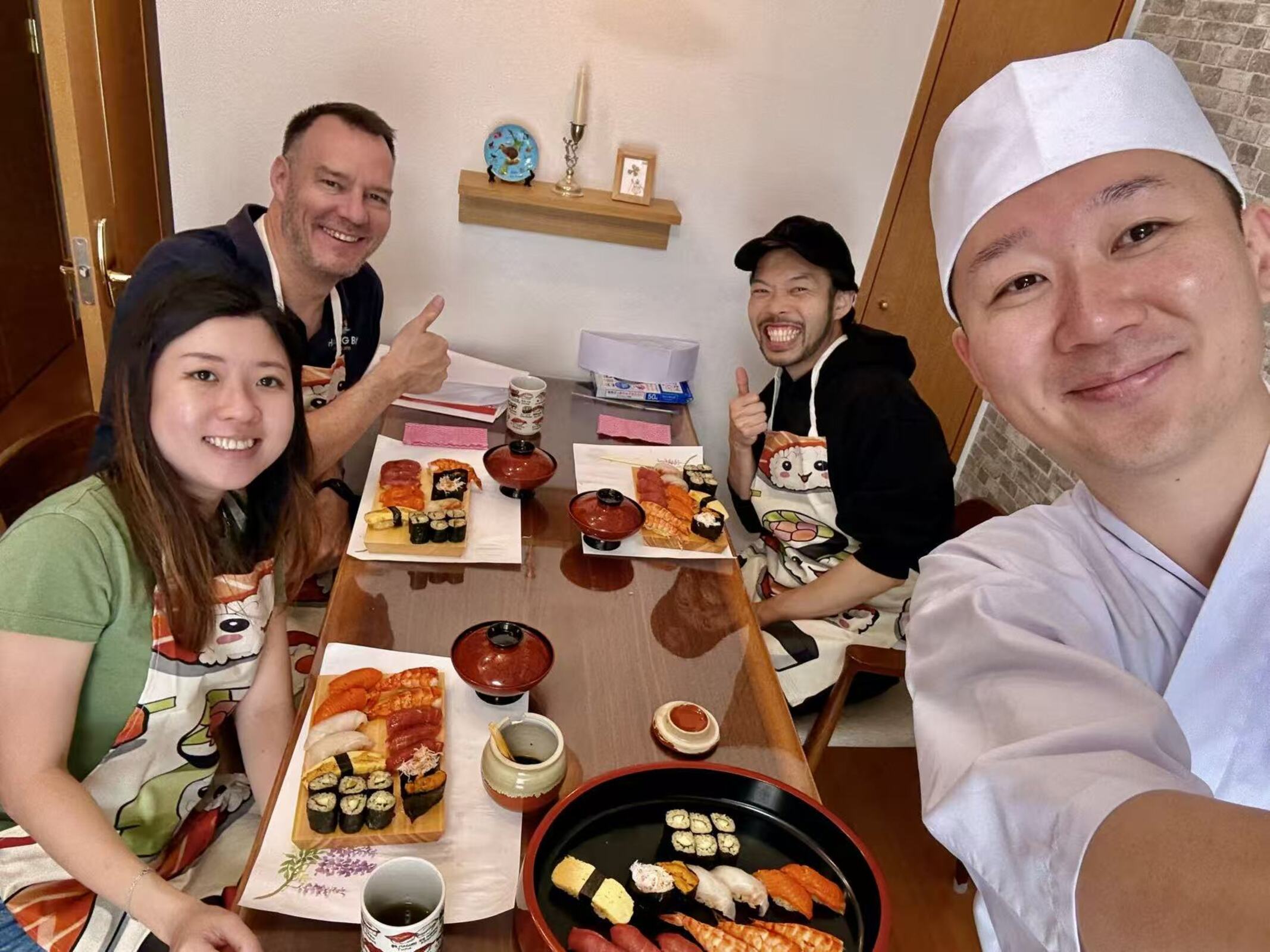 Sushi con un maestro en grupo reducido - Imagen 4