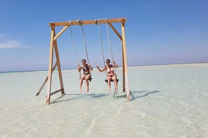 Hurghada: día VIP en Orange Bay con snorkel - Imagen 4